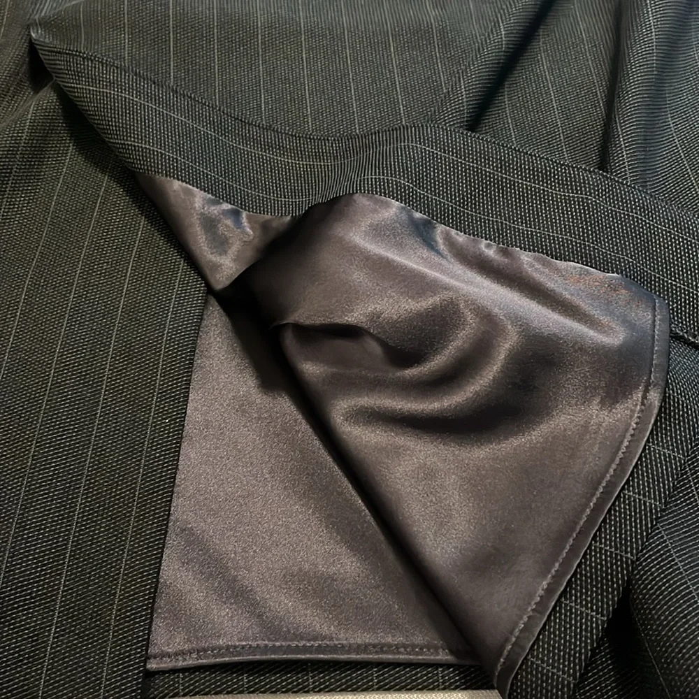 ARMANI Collezioni virgin wool black pinstripe skirt size 12 like new vintage - Picture 9 of 9